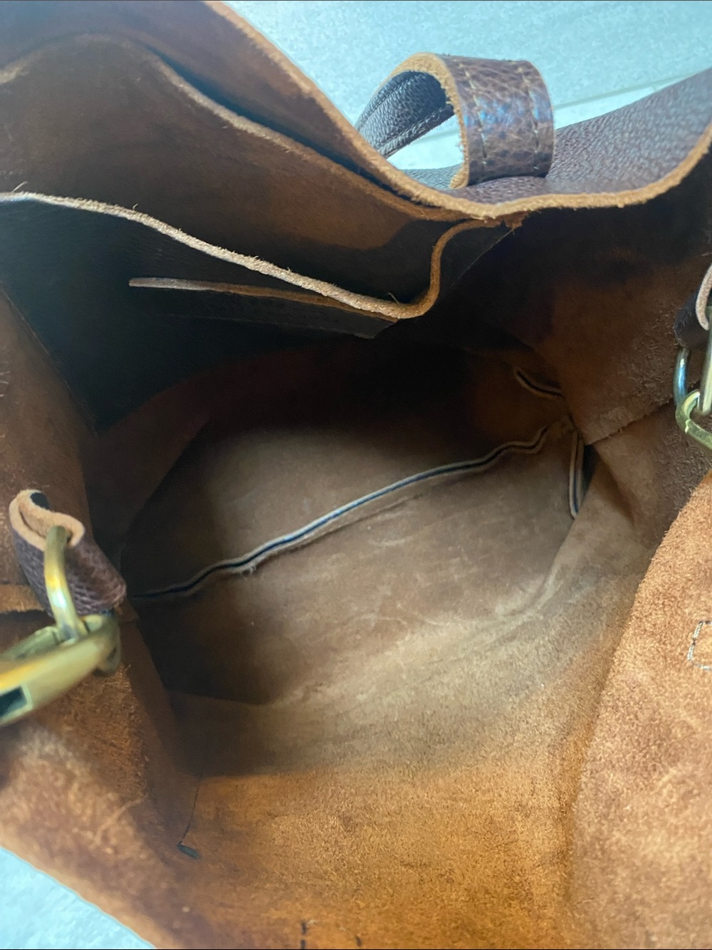 Portland Leather Crossbody Tote in Coldbrew - Picture 4 of 9